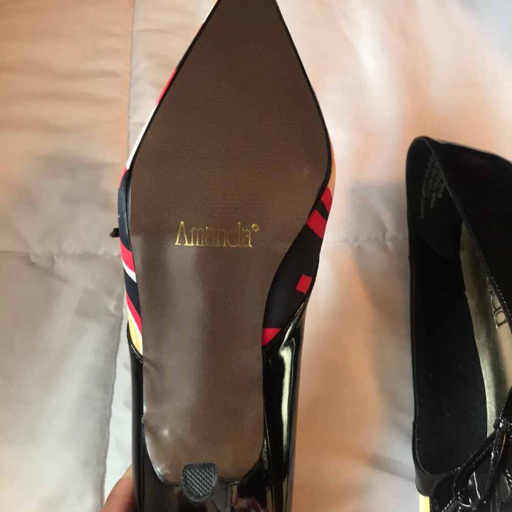 Shoes - Picture 4 of 5